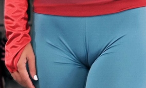 Sexy Babe Fat Interior Round Ass Sexy Cameltoe Pussy give Tight Spandex