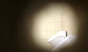 eavesdrop in toilet.MP4