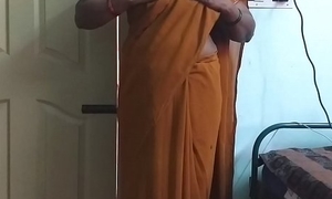 desi  indian horny tamil telugu kannada malayalam hindi cheating wife wearing saree vanitha showing big boobs and shaved pussy press abiding boobs press nip scraping pussy masturbation
